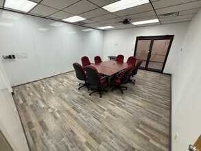 6825 Manhattan Blvd, Fort Worth, TX for lease Interior Photo- Image 2 of 6