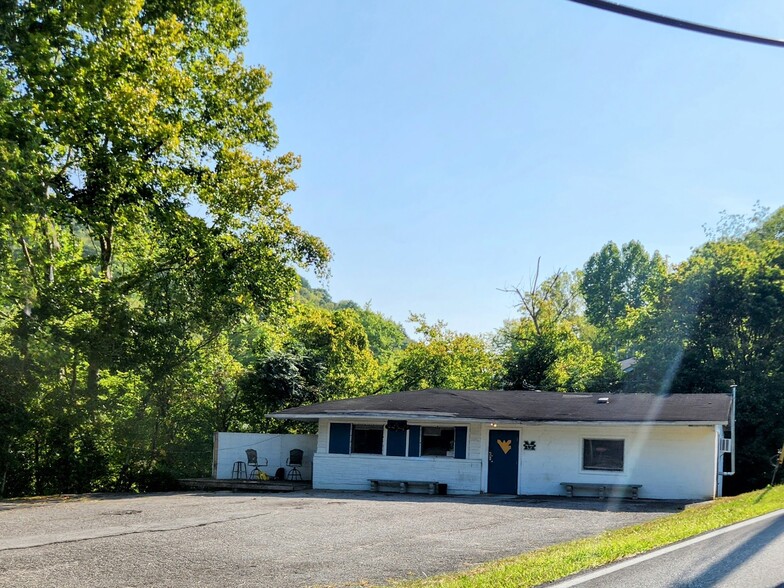 2202 Sissonville Dr, Charleston, WV à vendre - Photo du bâtiment - Image 2 de 4
