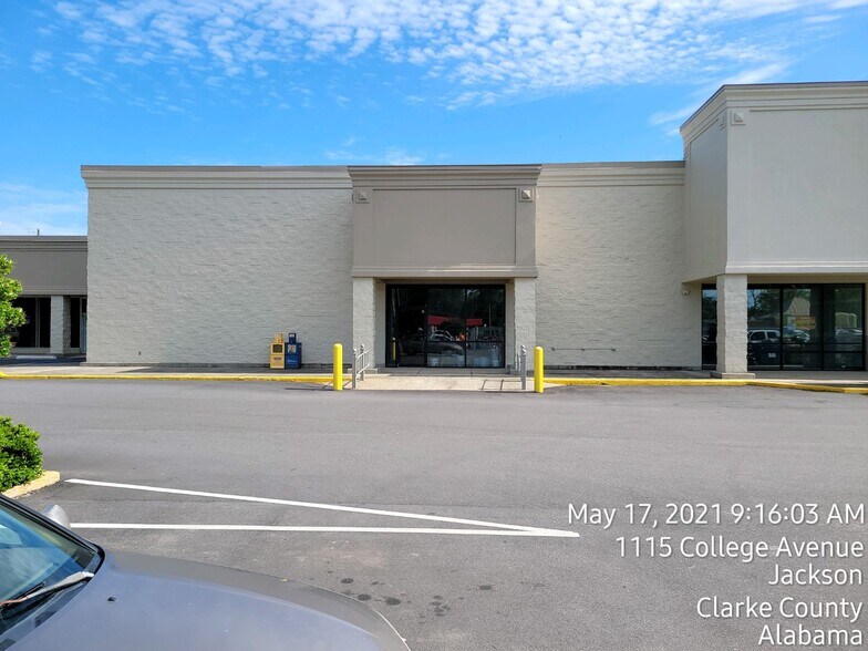 1011 College Ave, Jackson, AL à louer - Photo du bâtiment - Image 3 de 4