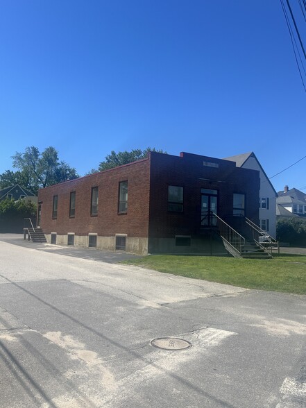 408 Broadway, South Portland, ME for lease - Building Photo - Image 1 of 12
