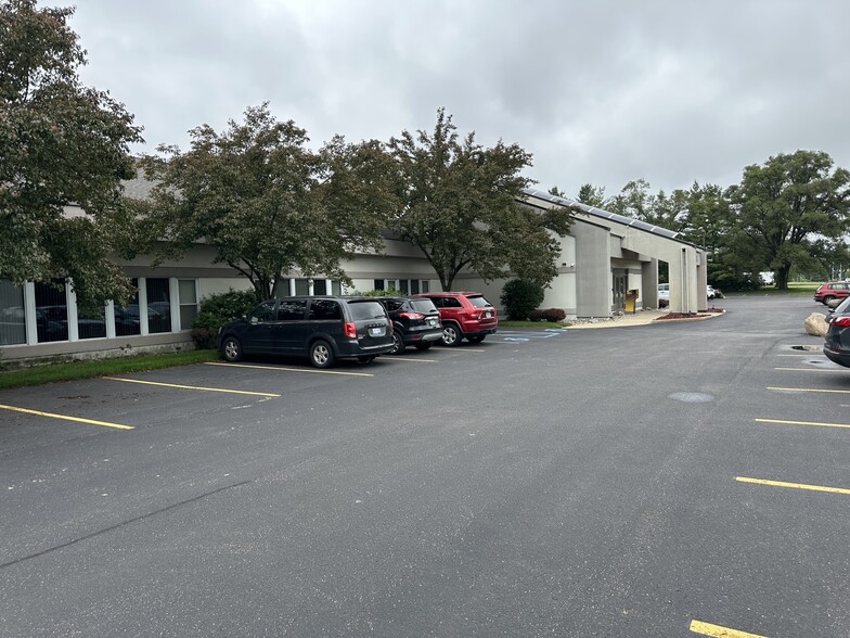 834 King Hwy, Kalamazoo, MI for lease - Building Photo - Image 3 of 24