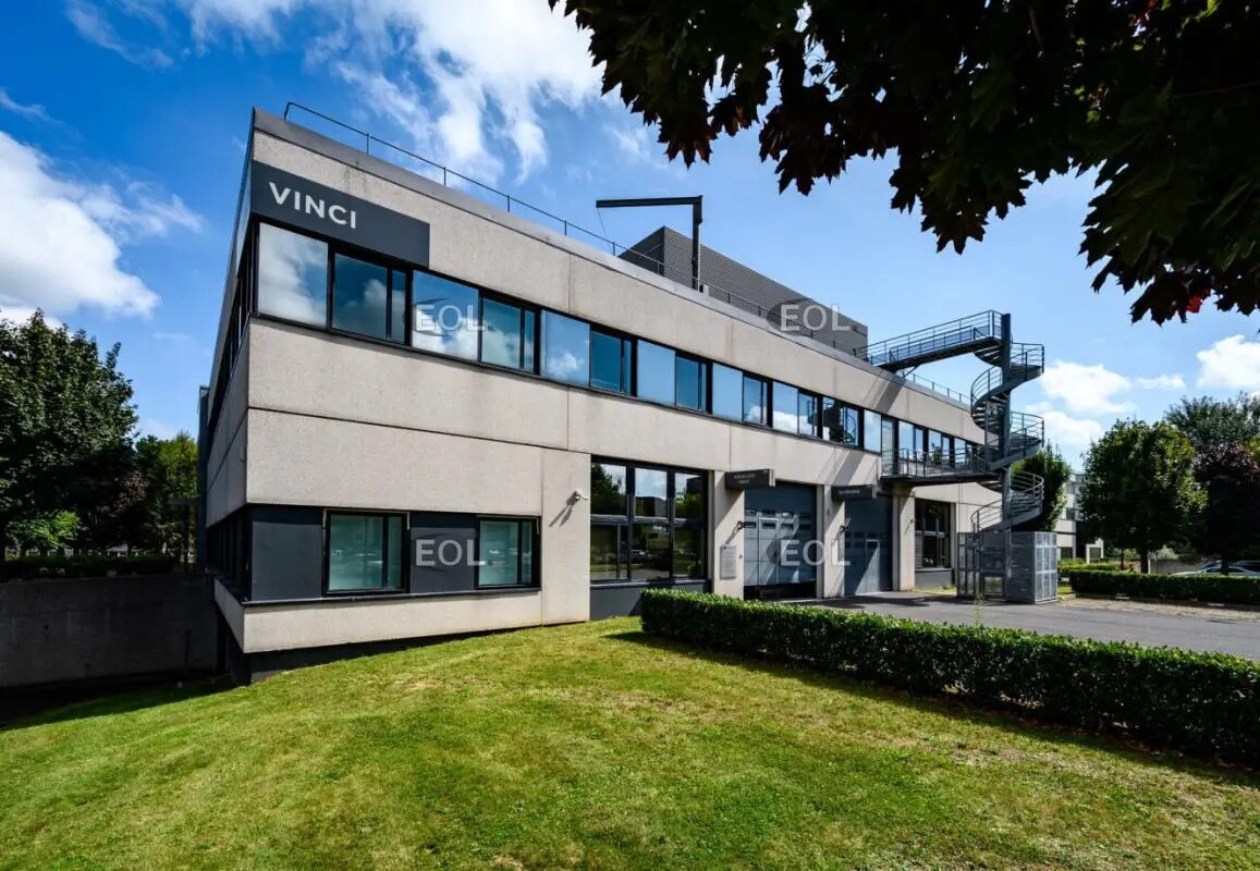 Office in Antony for lease Building Photo- Image 1 of 3