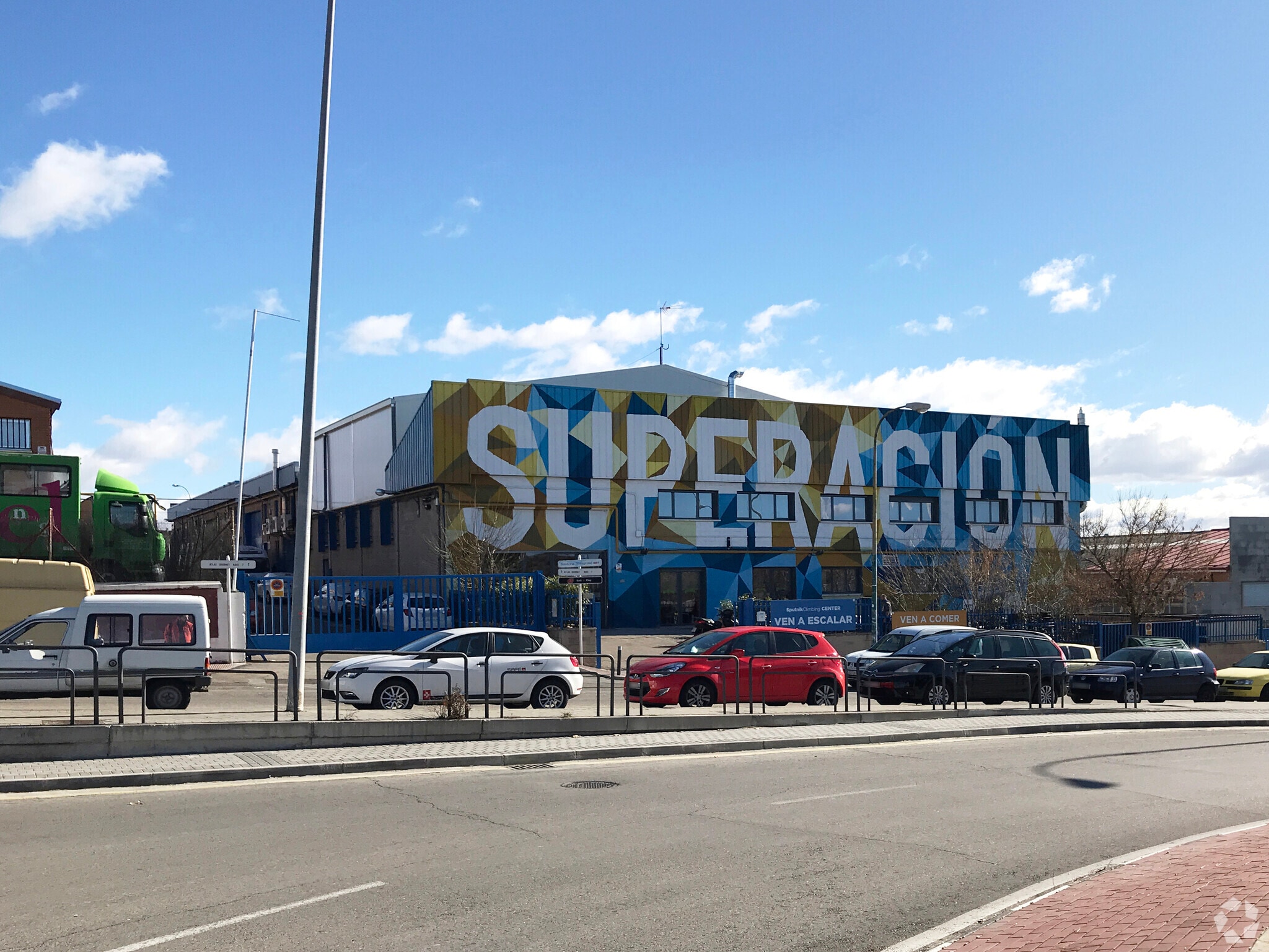 Industrial in Alcobendas, Madrid for lease Primary Photo- Image 1 of 3