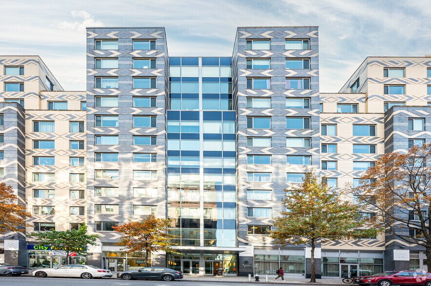 40-46 W 116th St, New York, NY à louer - Photo du bâtiment - Image 1 de 7