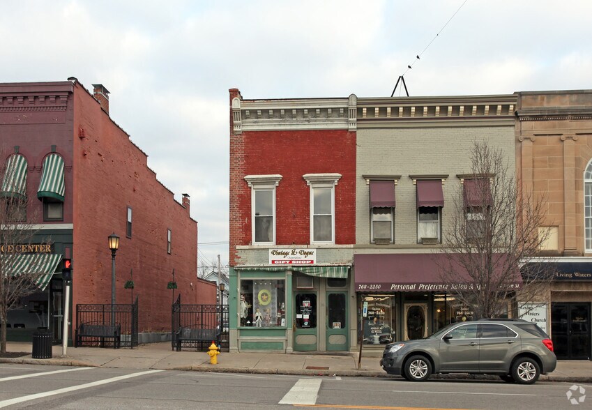 36 Main St, Le Roy, NY à vendre - Photo du bâtiment - Image 2 de 2