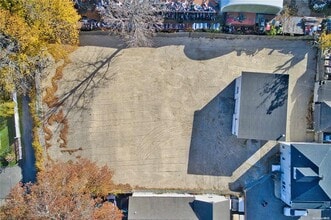 6 Chadwick St, Glen Cove, NY for lease Interior Photo- Image 2 of 6