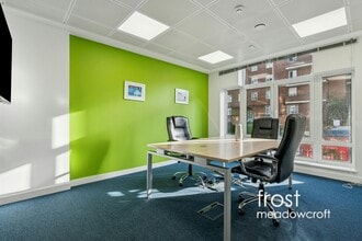 4 Keswick Rd, Londres à louer Photo intérieure- Image 2 de 6