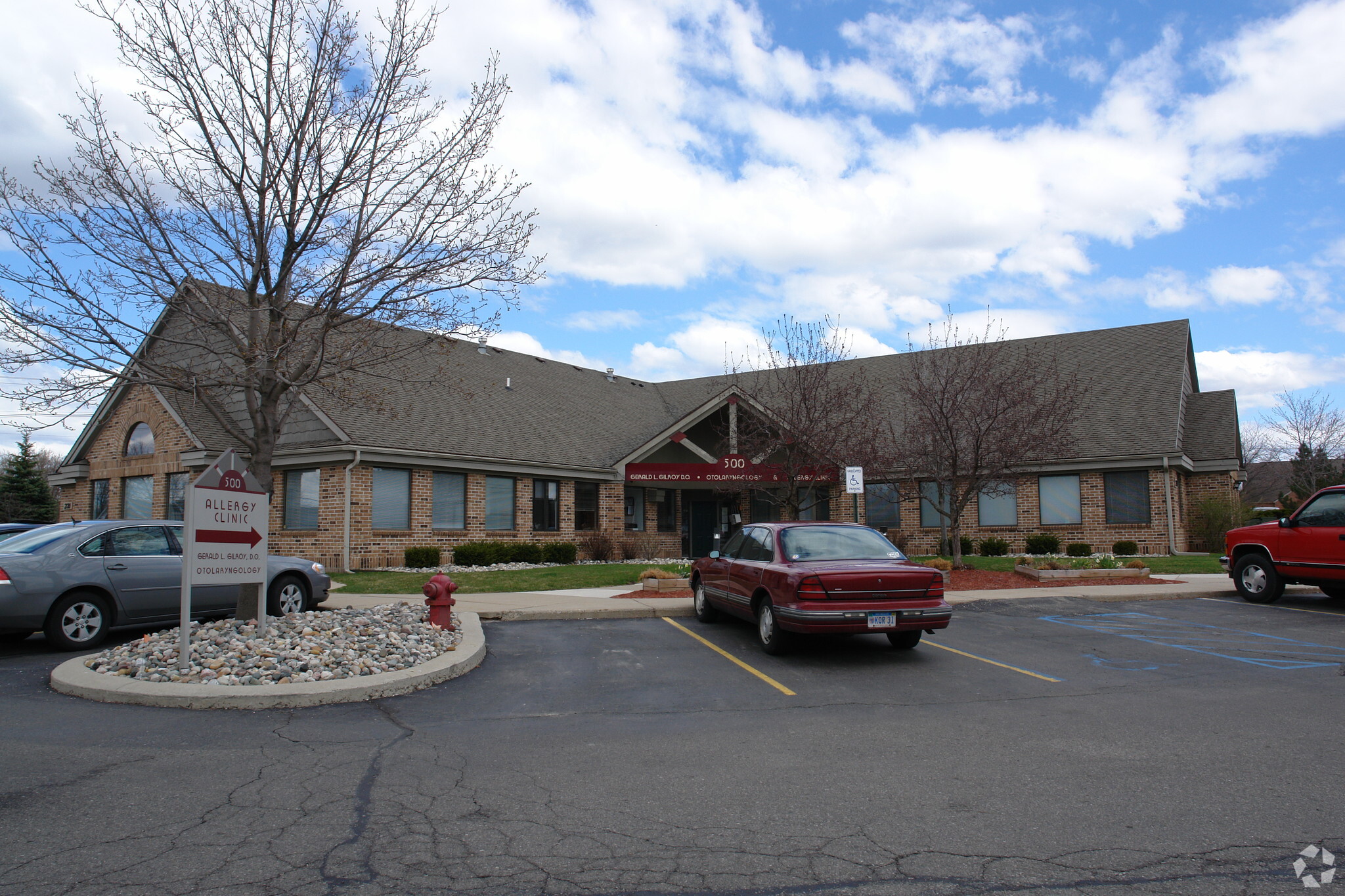 231 W Lake Lansing Rd, East Lansing, MI for lease Building Photo- Image 1 of 4