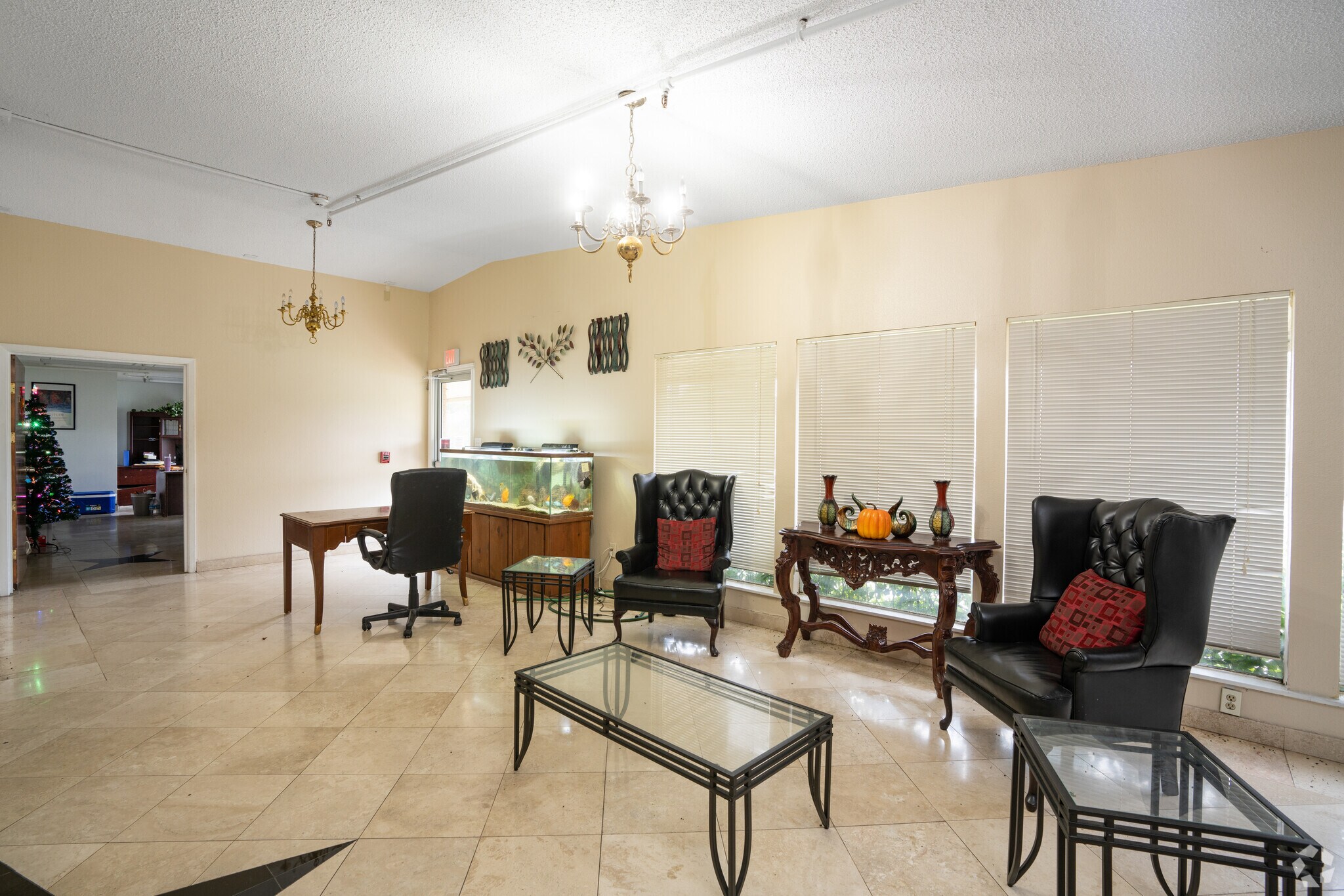 1415 W Washington St, Brownsville, TX for lease Interior Photo- Image 1 of 23