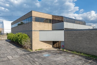 Plus de détails pour 23330 Commerce Park, Beachwood, OH - Local d'activités à louer