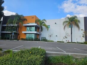 9911 Romandel Ave, Santa Fe Springs, CA à louer Photo du bâtiment- Image 1 de 2