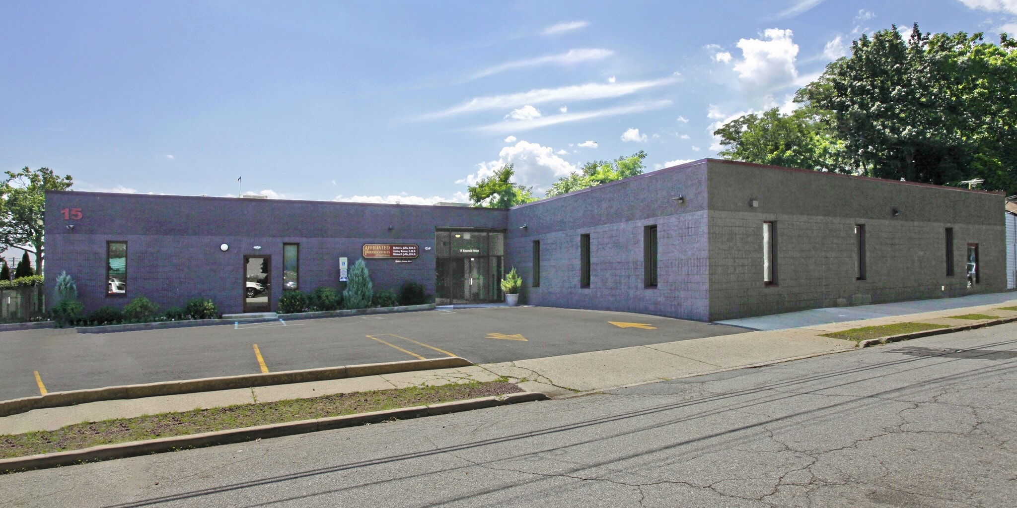 15 Emerald St, Hackensack, NJ for lease Primary Photo- Image 1 of 6
