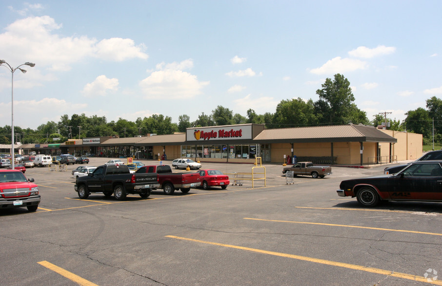 405-523 E 24 Hwy, Independence, MO for lease - Primary Photo - Image 1 of 3