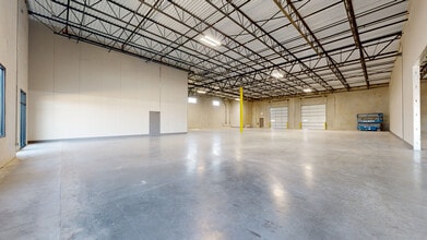 1340 FM 2001, Buda, TX à louer Numérisation 3D de Matterport- Image 1 de 5