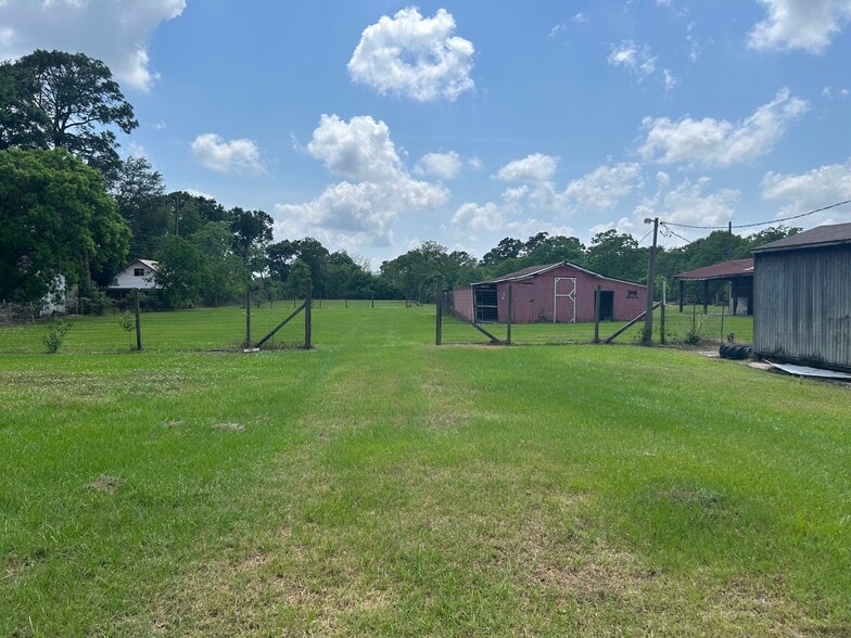 1420 S 29th St, Nederland, TX for sale - Building Photo - Image 3 of 5