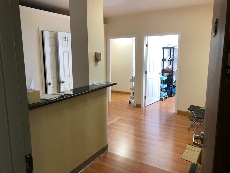 2201-2209 Irving St, San Francisco, CA à louer - Photo du bâtiment - Image 2 de 3