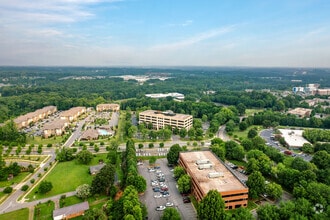 301 McCullough Dr, Charlotte, NC - AERIAL map view