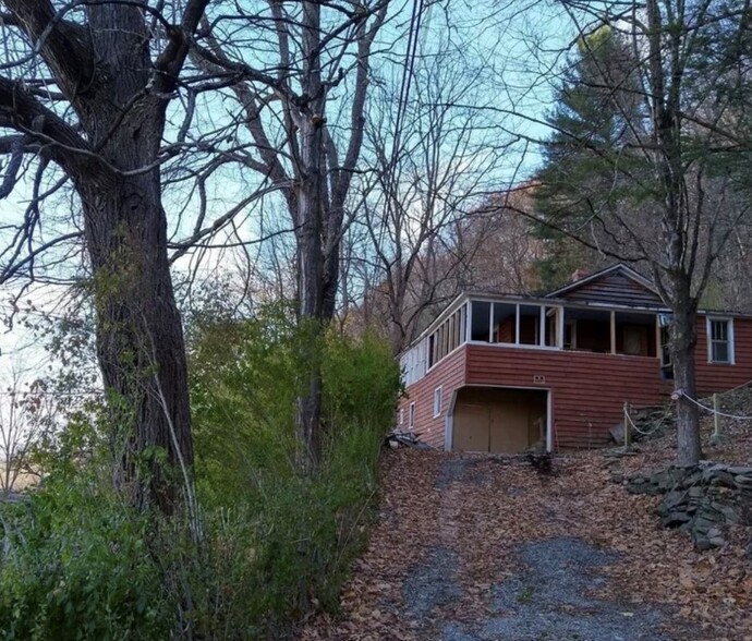 533 4th Ave, Marlinton, WV for sale - Building Photo - Image 1 of 1