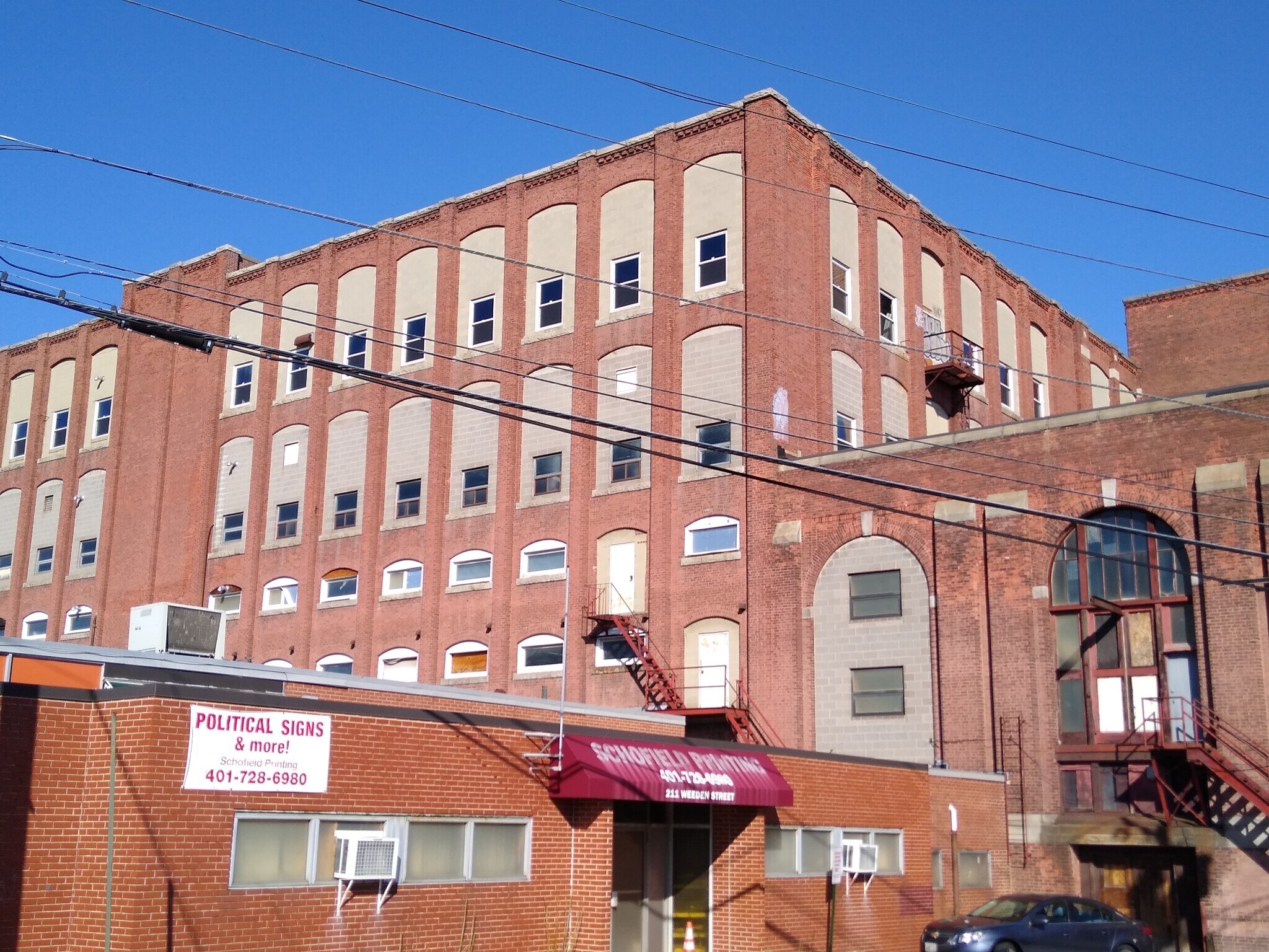 209 Weeden St, Pawtucket, RI à louer Photo du bâtiment- Image 1 de 24