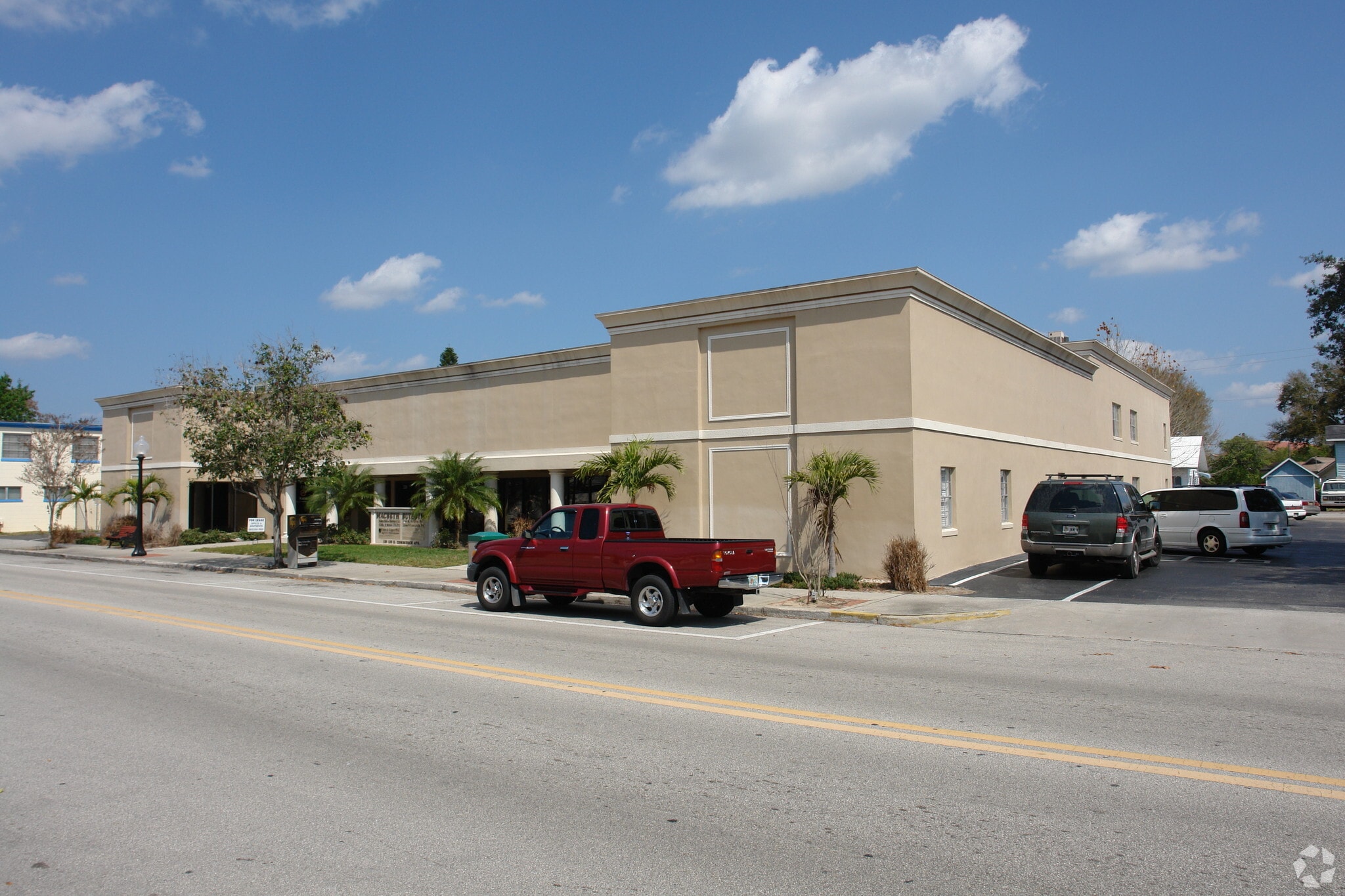 220-238 Commerce Ave, Sebring, FL for lease Primary Photo- Image 1 of 7