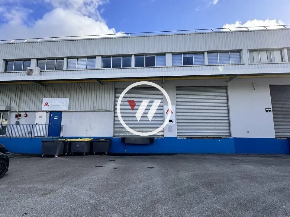 Industrial in Goussainville for lease Primary Photo- Image 1 of 10