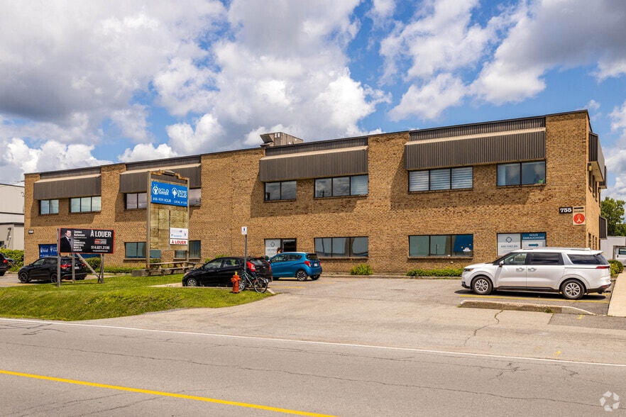 755 Boul Du Curé-Boivin, Boisbriand, QC for lease - Primary Photo - Image 1 of 6
