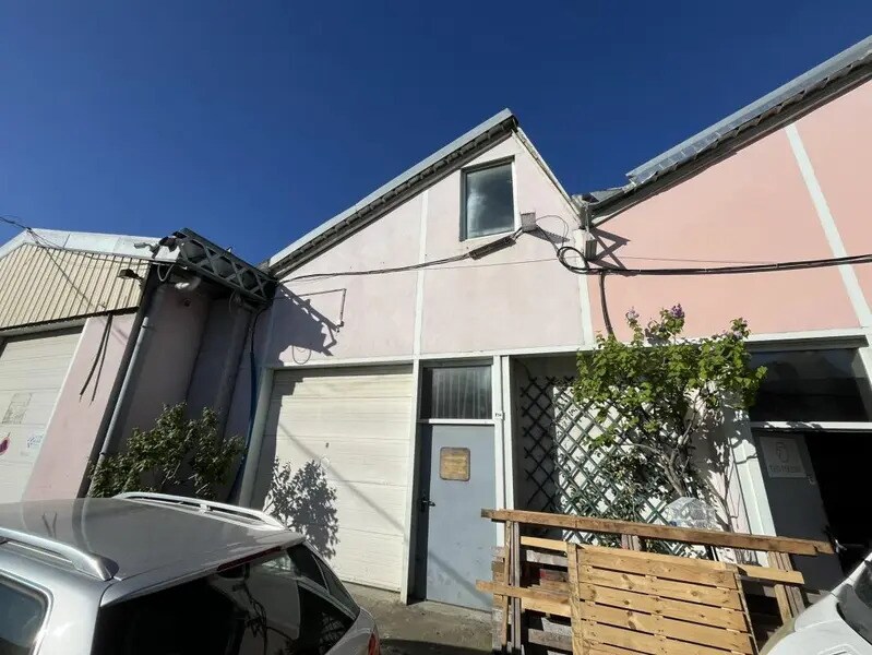 Flex in Vénissieux for lease Building Photo- Image 1 of 11