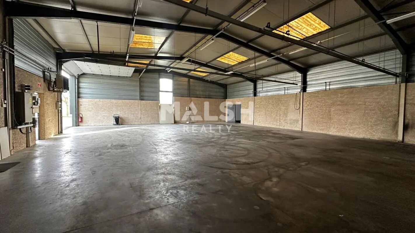 Office in Arnas for lease Interior Photo- Image 1 of 9