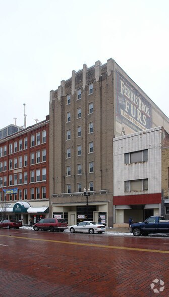 615 S Saginaw St, Flint, MI à vendre - Photo du bâtiment - Image 2 de 9