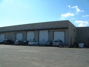 90 Newfield Ave, Edison, NJ for lease Building Photo- Image 2 of 2