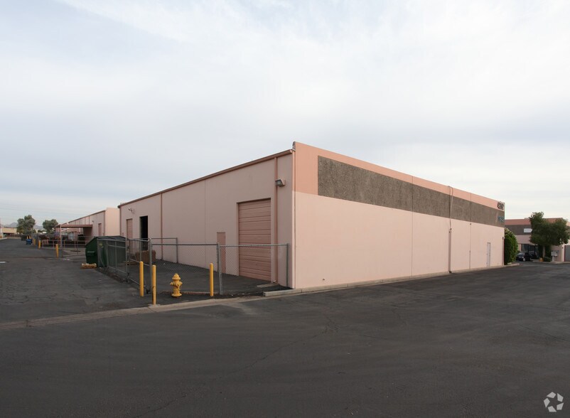 4202 E Elwood St, Phoenix, AZ à louer - Photo du bâtiment - Image 2 de 5