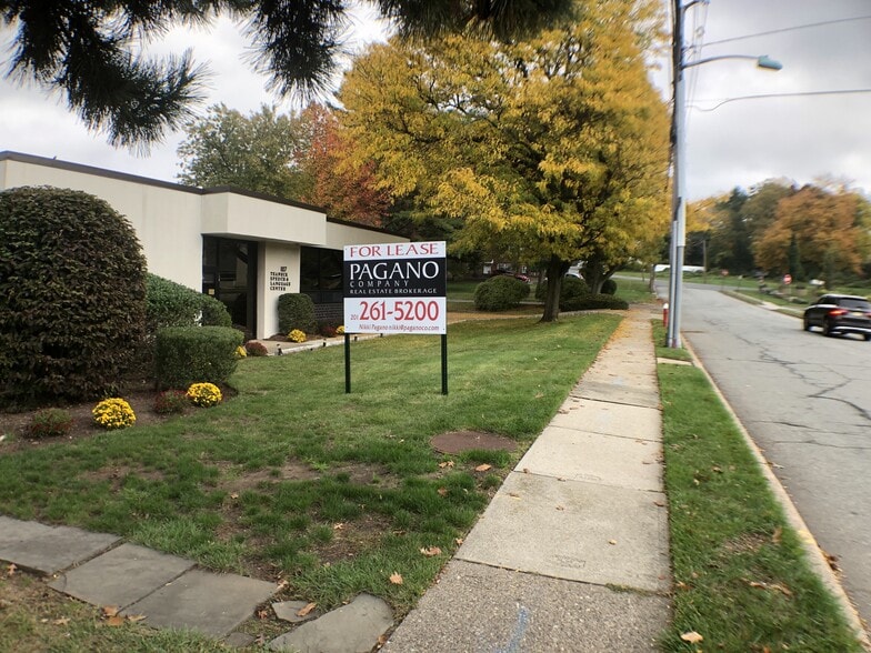 107 W Tryon Ave, Teaneck, NJ à louer - Photo du bâtiment - Image 2 de 2