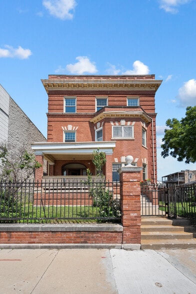 4541 S Forrestville Ave, Chicago, IL for sale - Primary Photo - Image 1 of 28