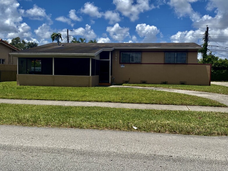 7945 Coral Way, Miami, FL for sale - Primary Photo - Image 1 of 1