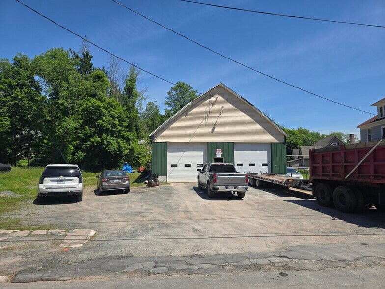 209 Sprague Ave, Liberty, NY à vendre - Photo du bâtiment - Image 3 de 9