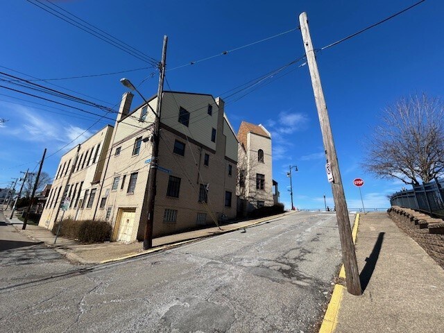301 Grandview Ave, Pittsburgh, PA à vendre - Photo du bâtiment - Image 2 de 2