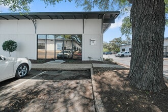 5555 N Lamar Blvd, Austin, TX for lease Building Photo- Image 2 of 24