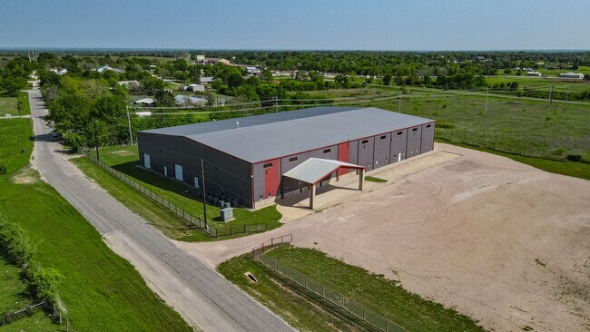 Plus de détails pour 21930 Kathy Fleming Rd, Navasota, TX - Commerce de détail à louer