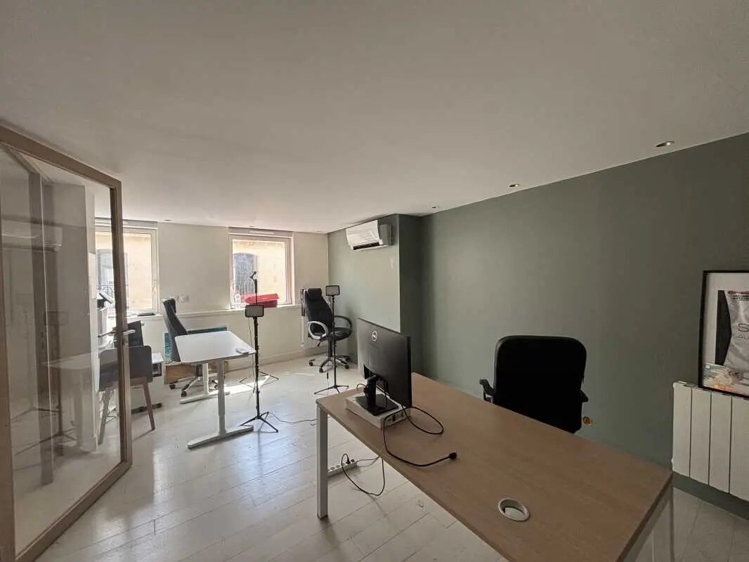 Office in Bordeaux for lease Interior Photo- Image 1 of 10