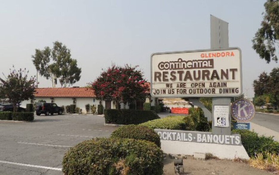 308-316 W Route 66, Glendora, CA à vendre - Photo du bâtiment - Image 2 de 10