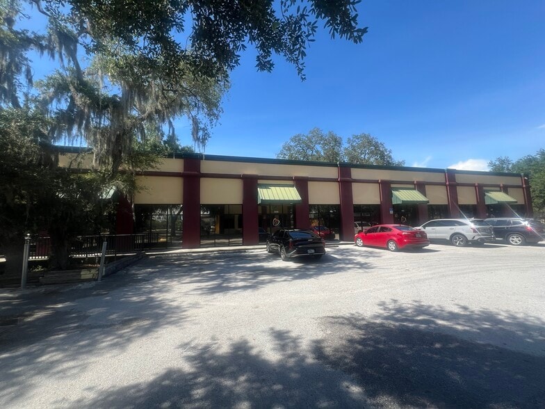 1315-1321 N Kingsway Ave, Tampa, FL for lease - Building Photo - Image 2 of 9
