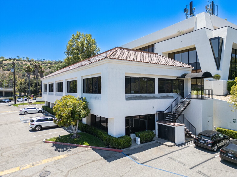 24011 Ventura Blvd, Calabasas, CA for lease - Building Photo - Image 3 of 38
