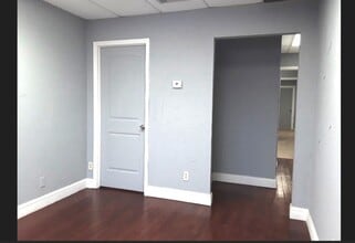 605 S Sherman St, Richardson, TX à louer Photo intérieure- Image 2 de 5