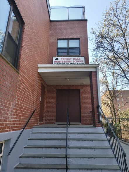 67-04 Austin St, Forest Hills, NY for sale - Building Photo - Image 2 of 6