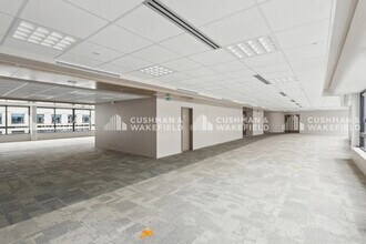 Office in Issy-les-Moulineaux for lease Interior Photo- Image 2 of 14
