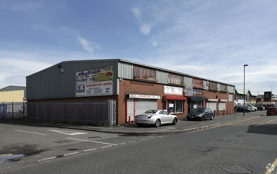 100-106 Broughton Ln, Salford for lease - Primary Photo - Image 1 of 6