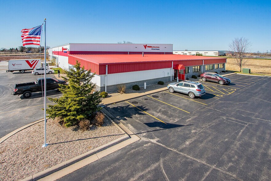 2755 Atlas Ave, Oshkosh, WI à vendre - Photo principale - Image 1 de 9