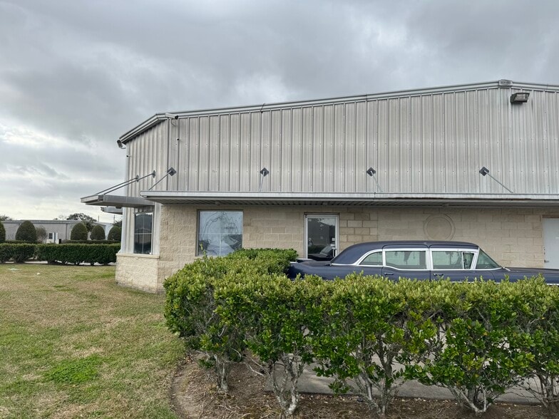 371-1/2 Columbia Memorial Parkway, Kemah, TX for lease - Building Photo - Image 1 of 19