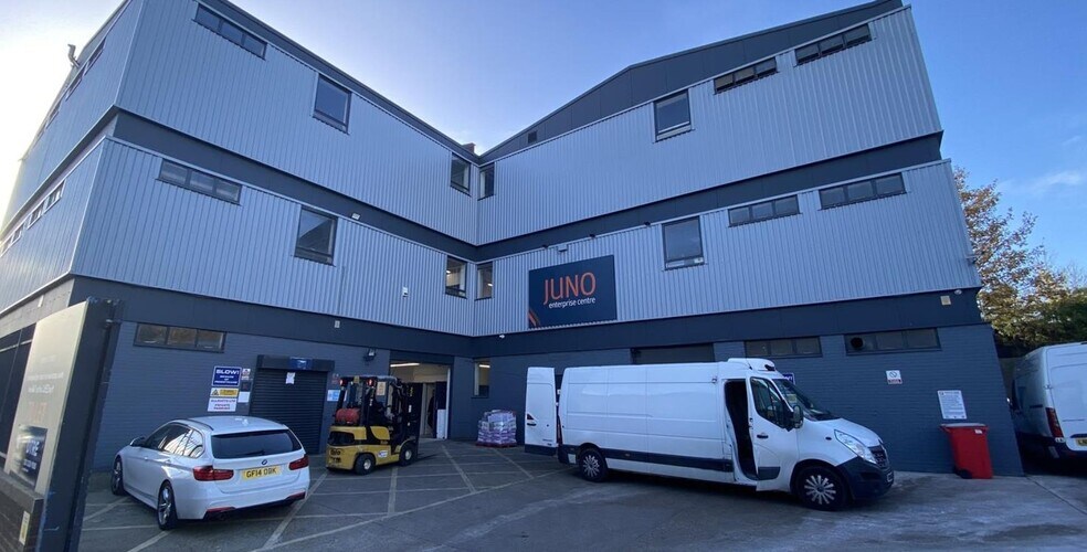 Juno Way, Londres à louer - Photo du bâtiment - Image 3 de 33