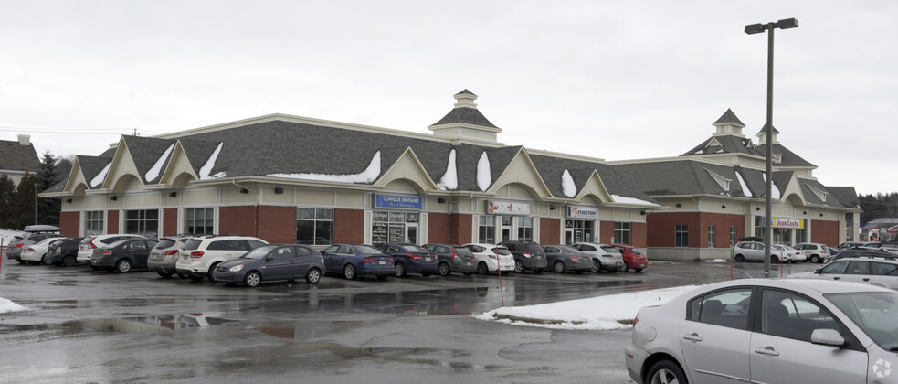 10 Boul Des Châteaux, Blainville, QC for lease - Primary Photo - Image 1 of 2